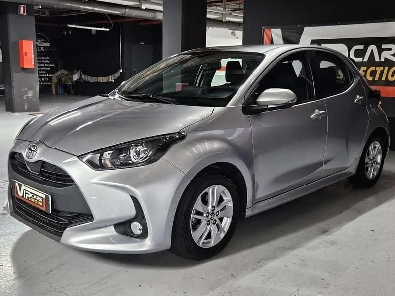 Usado Toyota Yaris Cross 125 CV (91 kW) 2022 Gris SUV