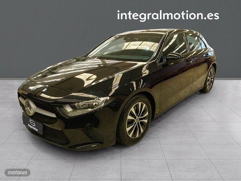Negro Usado 2020 Mercedes A180 Berlina | 25.500 € - Imagen 1/4