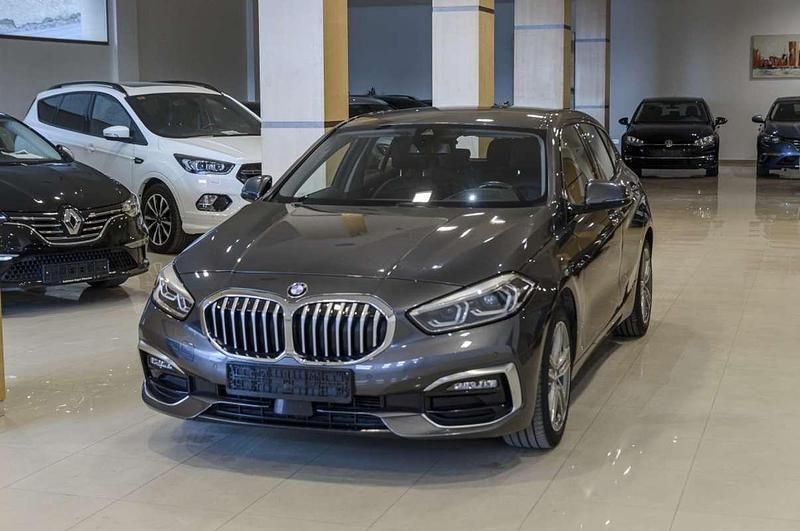 Usado BMW 120 Luxury Line 190 CV (139 kW) 2021 Gris Utilitario