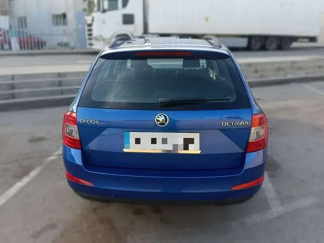 Usado Skoda Octavia 116 CV (85 kW) 2016 Azul Familiar