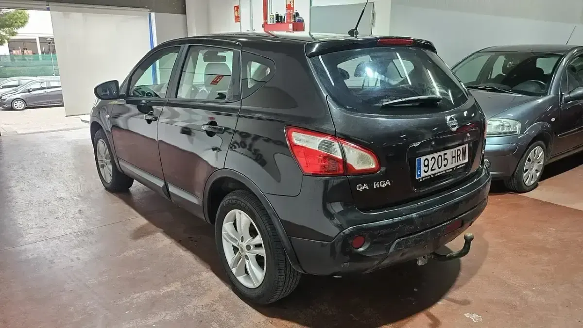 Usado Nissan Qashqai Tekna 110 CV (80 kW) 2013 Negro SUV