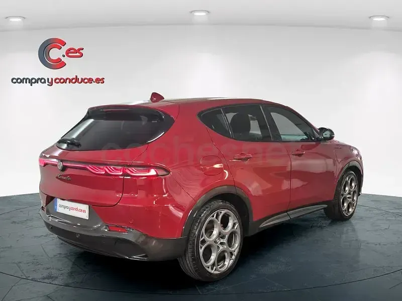 Usado Alfa Romeo Tonale Edizione Speciale 130 CV (95 kW) 2023 Rojo SUV
