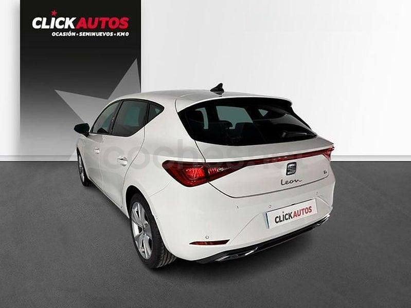 Usado Seat Leon FR 150 CV (110 kW) 2024 Blanco Berlina