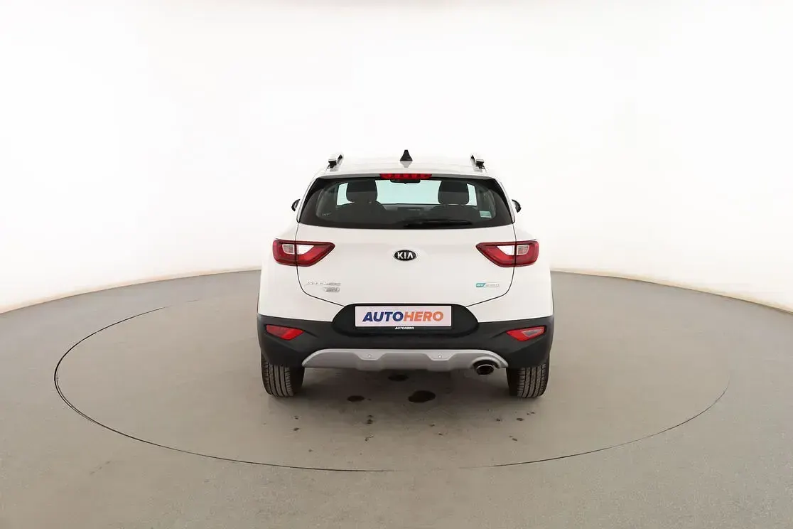 Usado Kia Stonic Style 101 CV (74 kW) 2021 Blanco SUV