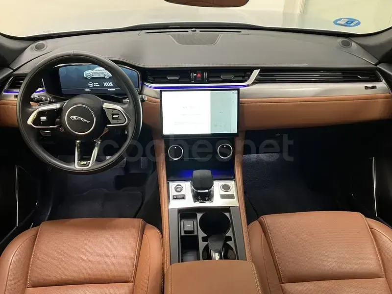 Usado Jaguar F-Pace R-Dynamic 404 CV (297 kW) 2022 Gris / plata SUV