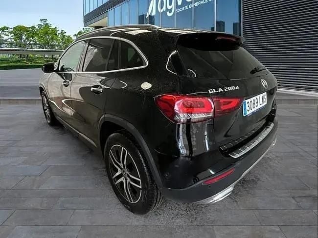 Usado Mercedes GLA200 150 HP (110 kW) 2022 Preto SUV