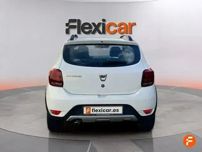 Usado Dacia Sandero Comfort 90 HP (66 kW) 2019 Branco
