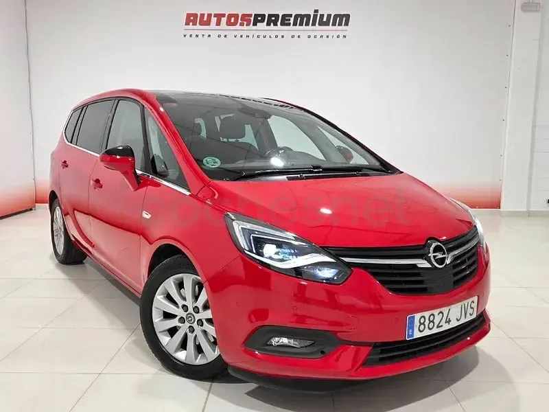 Usado Opel Zafira Tourer Excellence 170 CV (125 kW) 2016 Rojo Monovolumen