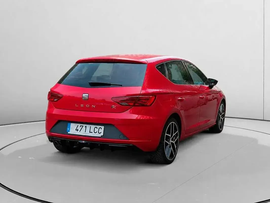 Usado Seat Leon FR 150 CV (110 kW) 2019 Rojo Utilitario