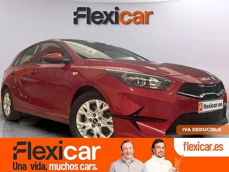 Burdeos Usado 2023 Kia Ceed Utilitario | 15.990 € (Buen precio) - Imagen 1/4