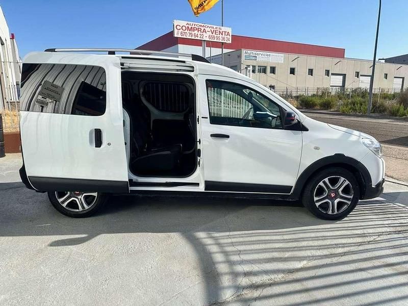 Blanco Usado 2020 Dacia Dokker Monovolumen | 12.900 € (Un poco caro) - Imagen 1/4