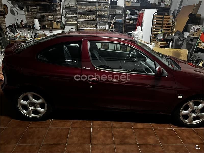 Usado Renault Mégane Coupé 150 CV (110 kW) 1996 Granate Coupe