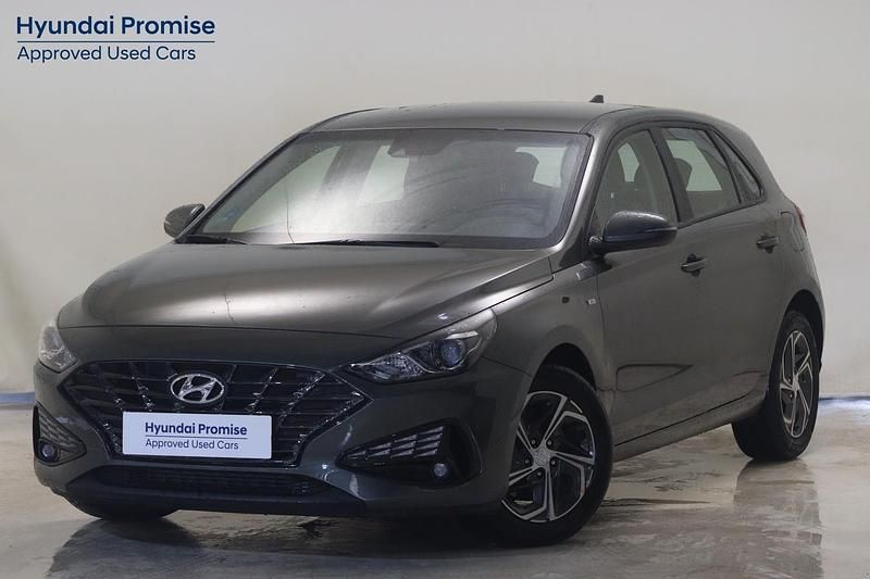 Gris Usado 2023 Hyundai i30 Utilitario | 16.900 € (Buen precio) - Imagen 1/4