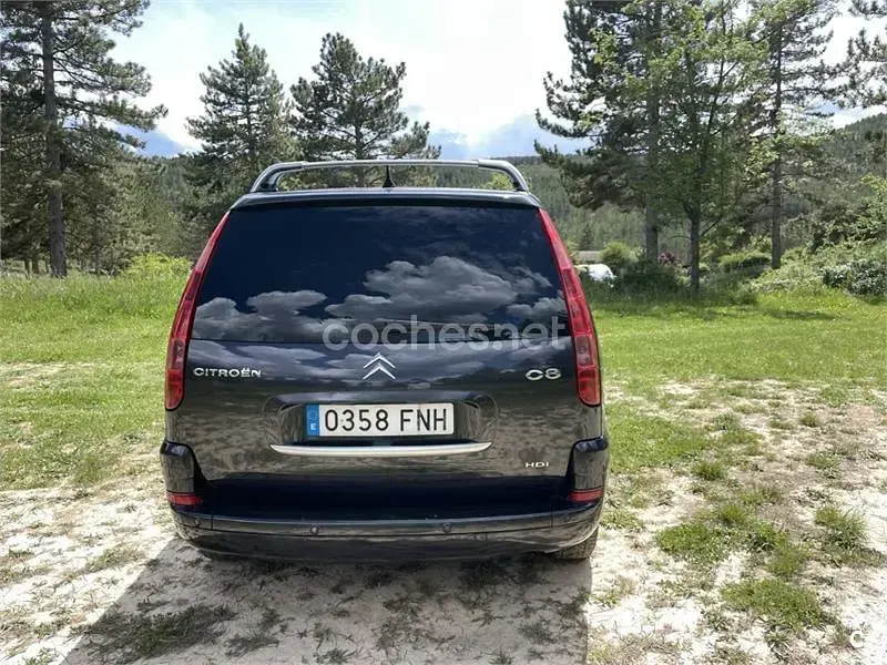 Usado Citroën C8 Exclusive 138 CV (101 kW) 2007 Negro Monovolumen
