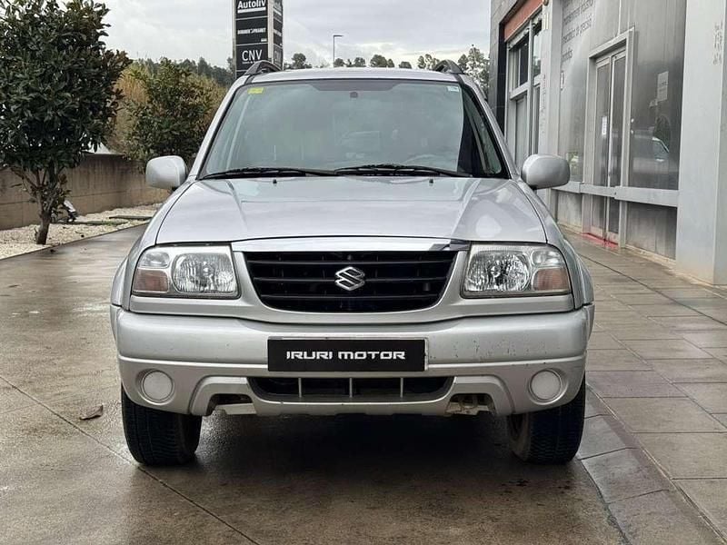 Usado Suzuki Grand Vitara 95 CV (69 kW) 2005 Plateado SUV
