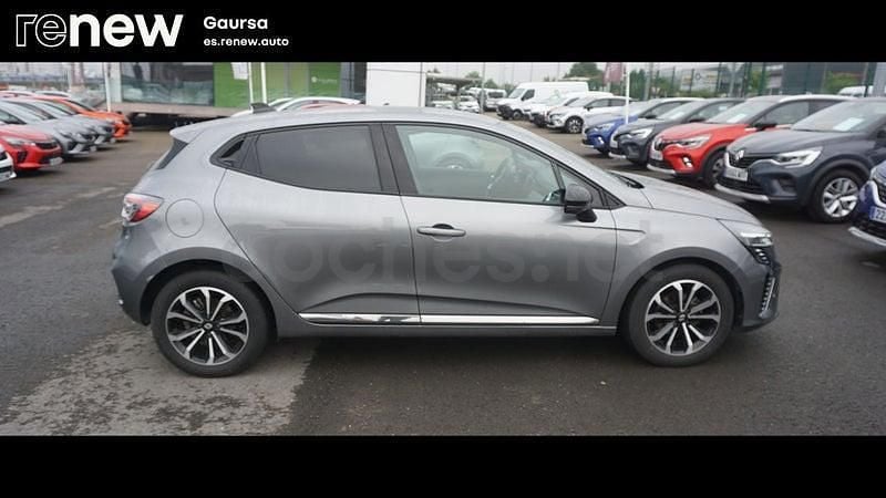 Usado Renault Clio V Techno 90 CV (66 kW) 2023 Gris / plata Berlina
