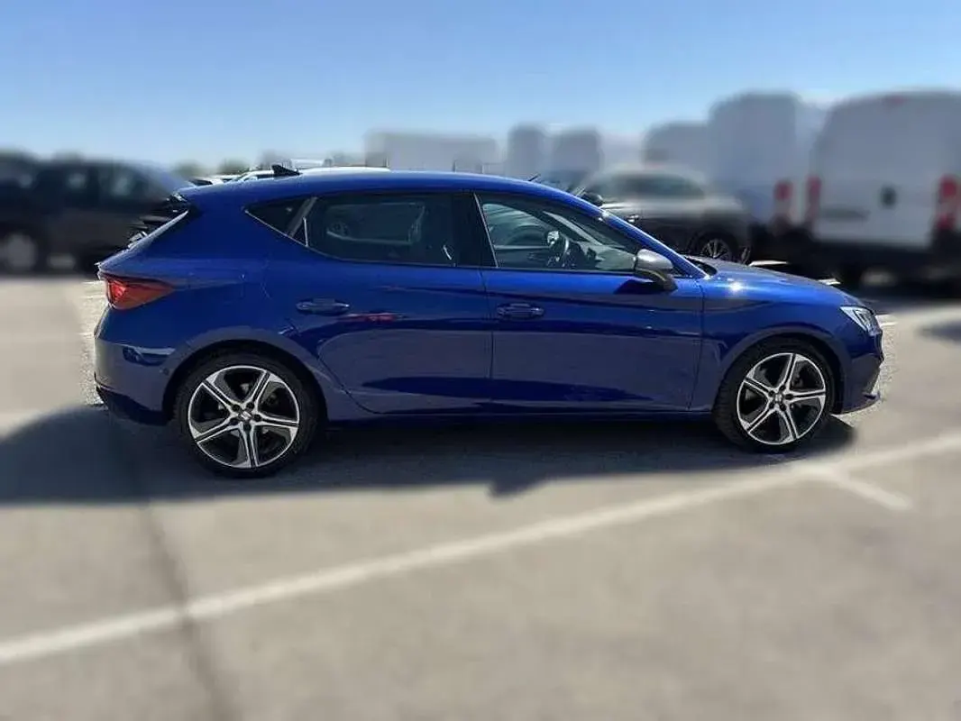 Usado Seat Leon FR 150 CV (110 kW) 2021 Azul Utilitario