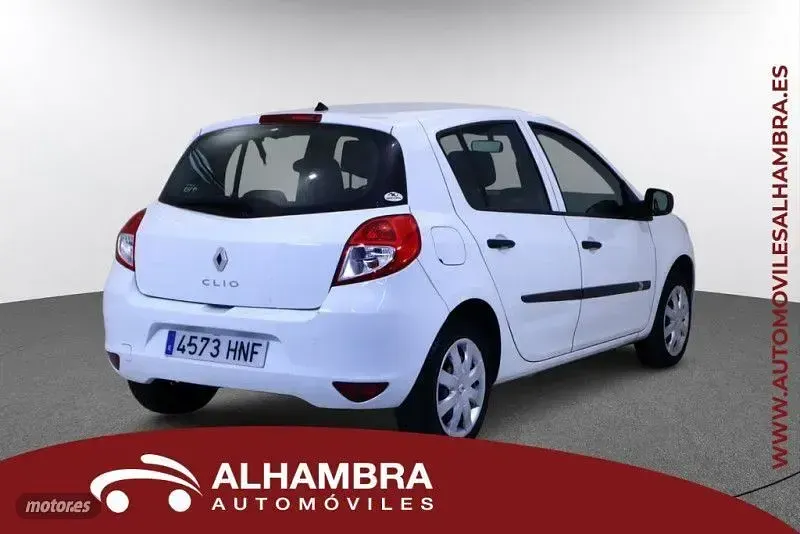Usado Renault Clio Business 75 CV (55 kW) 2013 Blanco