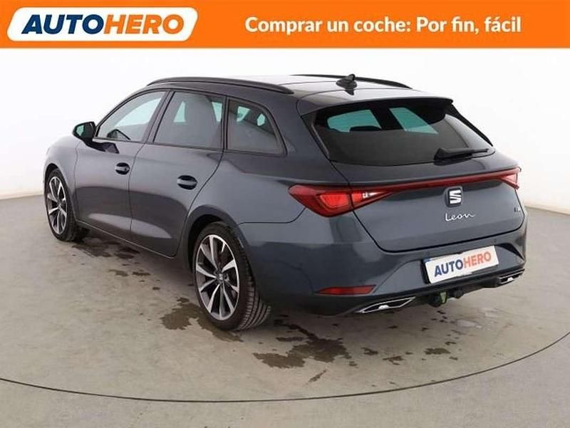 Usado Seat Leon FR 150 CV (110 kW) 2021 Gris Familiar
