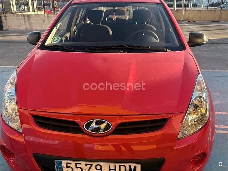 Usado Hyundai i20 Classic 78 CV (57 kW) 2011 Rojo Utilitario