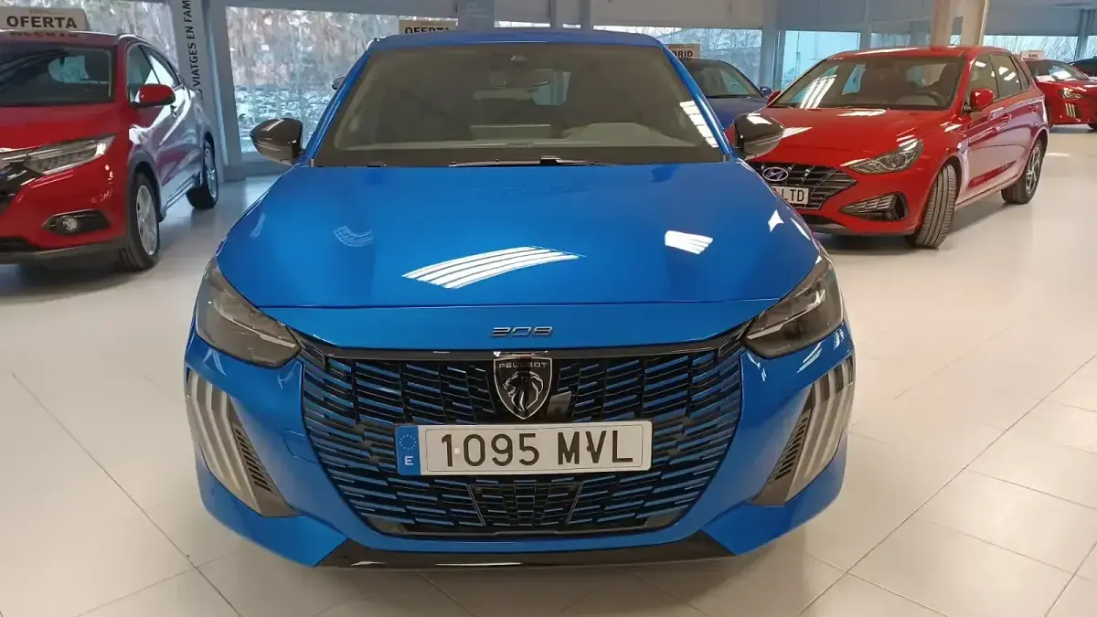 Usado Peugeot e-208 GT 114 kW (156 CV) 2024 Azul Utilitario