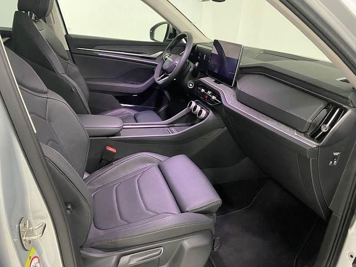 Usado Skoda Kodiaq 150 CV (110 kW) 2025 Gris plata SUV