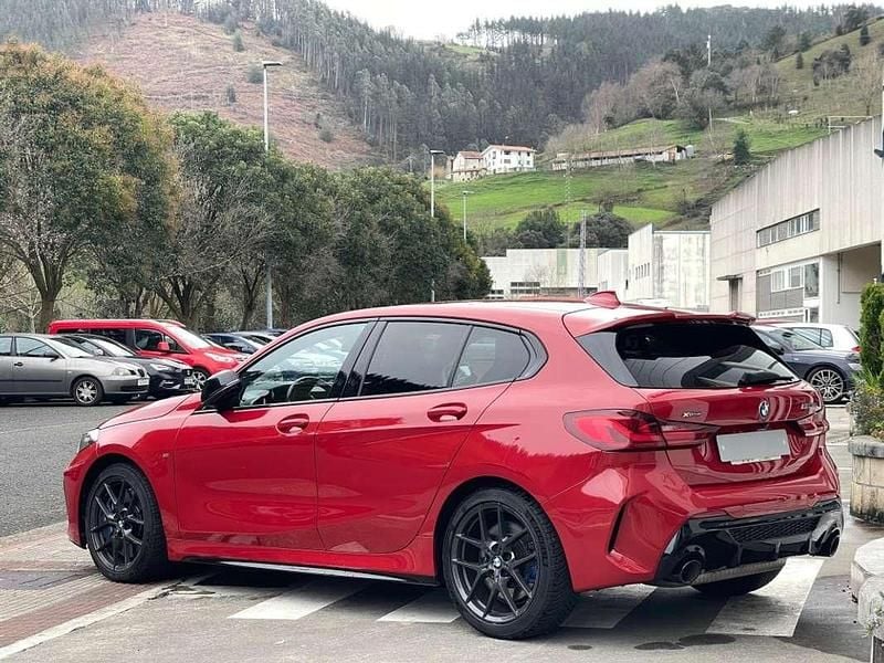 Usado BMW M135 M Sport 306 CV (225 kW) 2022 Rojo Utilitario