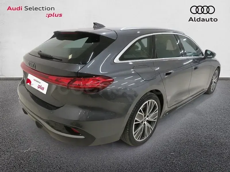 Usado Audi A5 204 CV (150 kW) 2025 Gris / plata Familiar