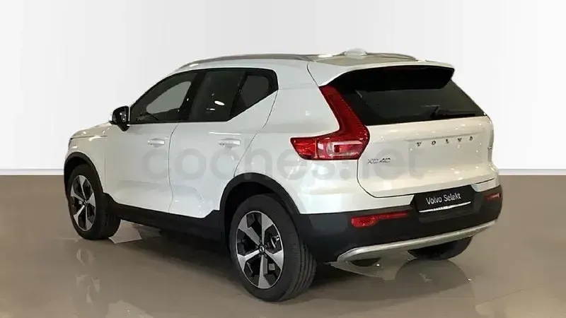 Nuevo Volvo XC40 Core 163 CV (119 kW) 2026 Blanco SUV