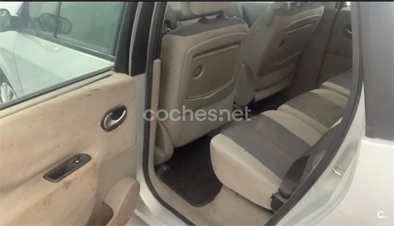 Gris / plata Usado 2004 Renault Scénic II Authentique Monovolumen | 2000 € (Precio justo) - Imagen 1/4