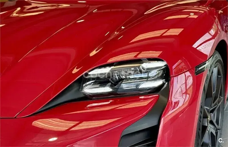 Usado Porsche Taycan Sport Turismo 300 kW (408 CV) 2024 Eléctrico Familiar