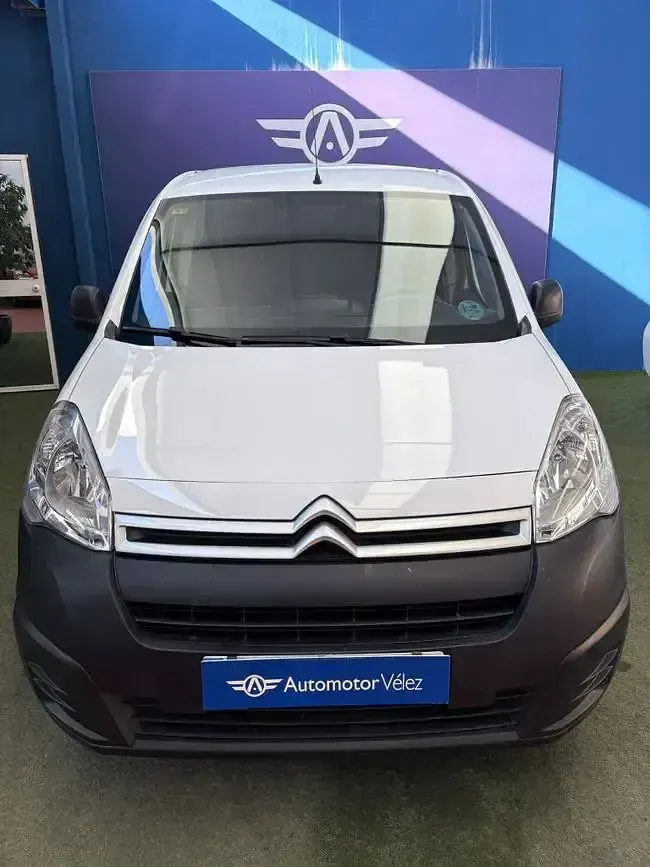 Usado Citroën Berlingo 75 CV (55 kW) 2018 Blanco Monovolumen