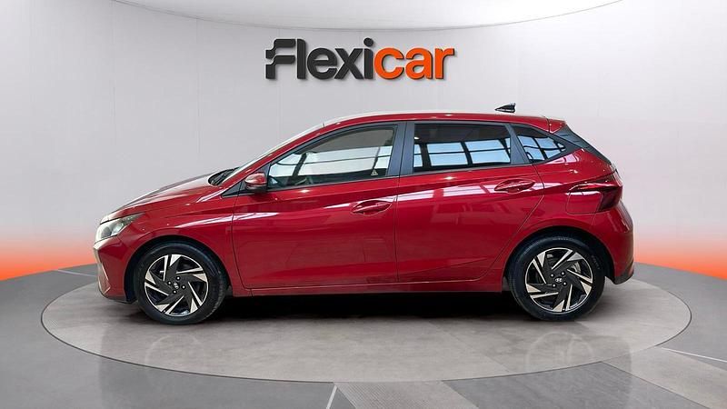 Usado Hyundai i20 101 CV (74 kW) 2021 Rojo Berlina