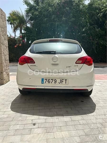 Usado Opel Astra Business 110 CV (80 kW) 2015 Blanco Berlina