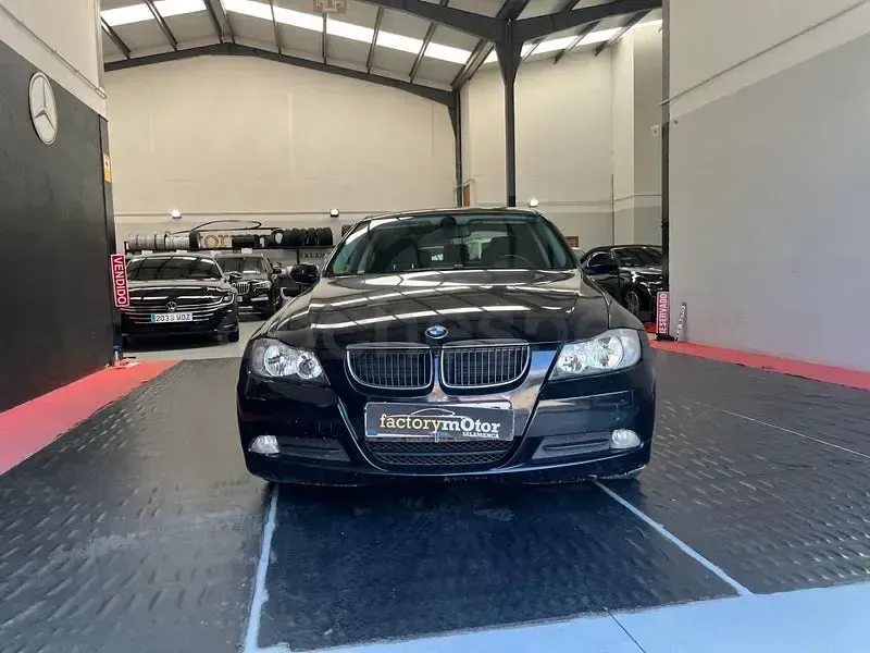 Usado BMW 318 143 CV (105 kW) 2008 Negro Berlina