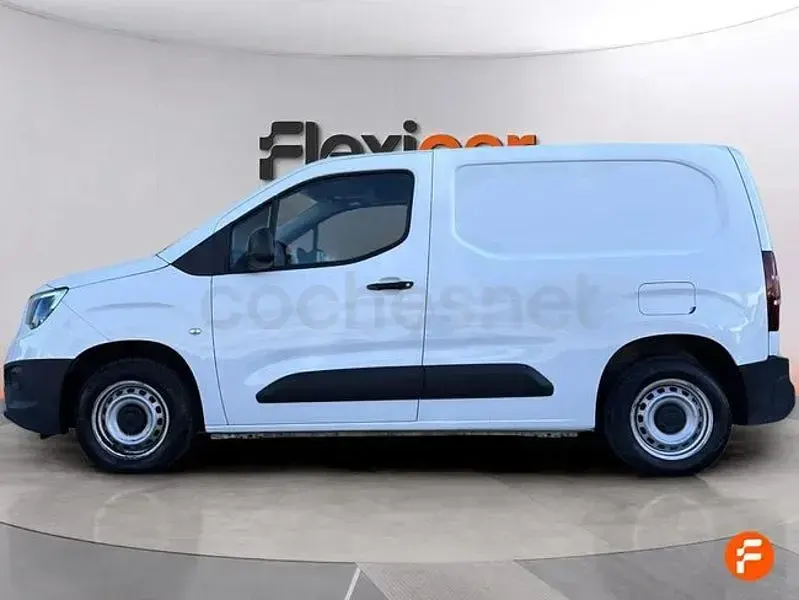 Usado Opel Combo Life 102 CV (75 kW) 2022 Blanco Monovolumen