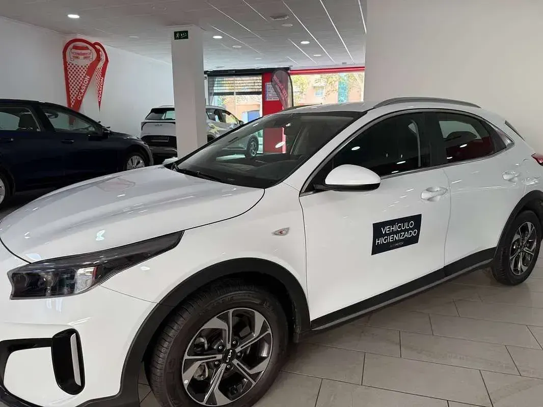 Usado Kia XCeed 101 CV (74 kW) 2024 Blanco SUV