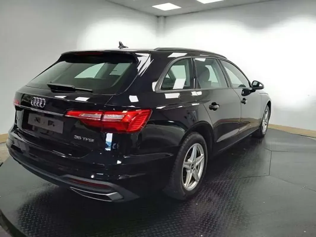 Usado Audi A4 Premium 151 CV (111 kW) 2021 Negro Familiar