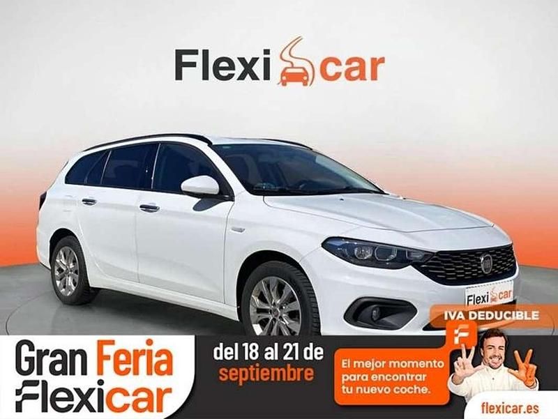 Blanco Usado 2019 Fiat Tipo Lounge Utilitario | 10.890 € (Precio justo) - Imagen 1/4