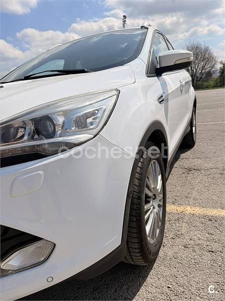 Usado Ford Kuga Titanium 140 CV (102 kW) 2014 Blanco SUV