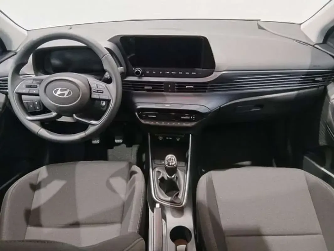 Usado Hyundai Bayon 101 CV (74 kW) 2025 Gris SUV