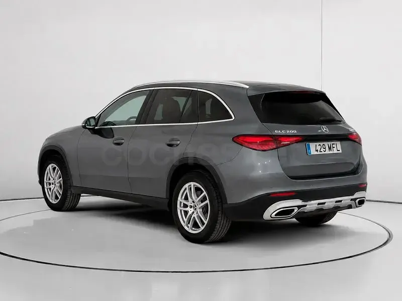 Usado Mercedes GLC200 204 CV (150 kW) 2023 Gris / plata SUV