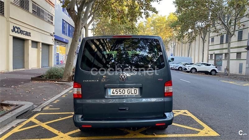 Usado VW Caravelle Comfortline 174 CV (127 kW) 2009 Gris / plata Monovolumen