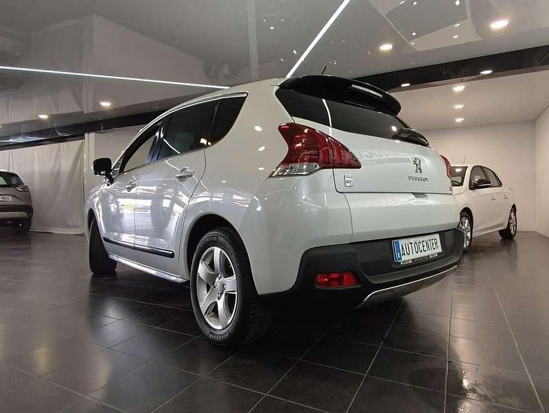 Usado Peugeot 3008 200 CV (147 kW) 2014 Blanco Familiar