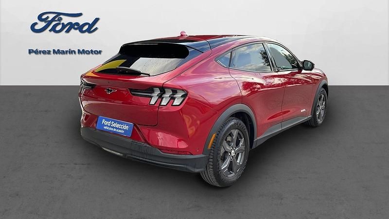 Usado Ford Mustang Mach-E 216 kW (294 CV) 2022 Rojo rapid SUV