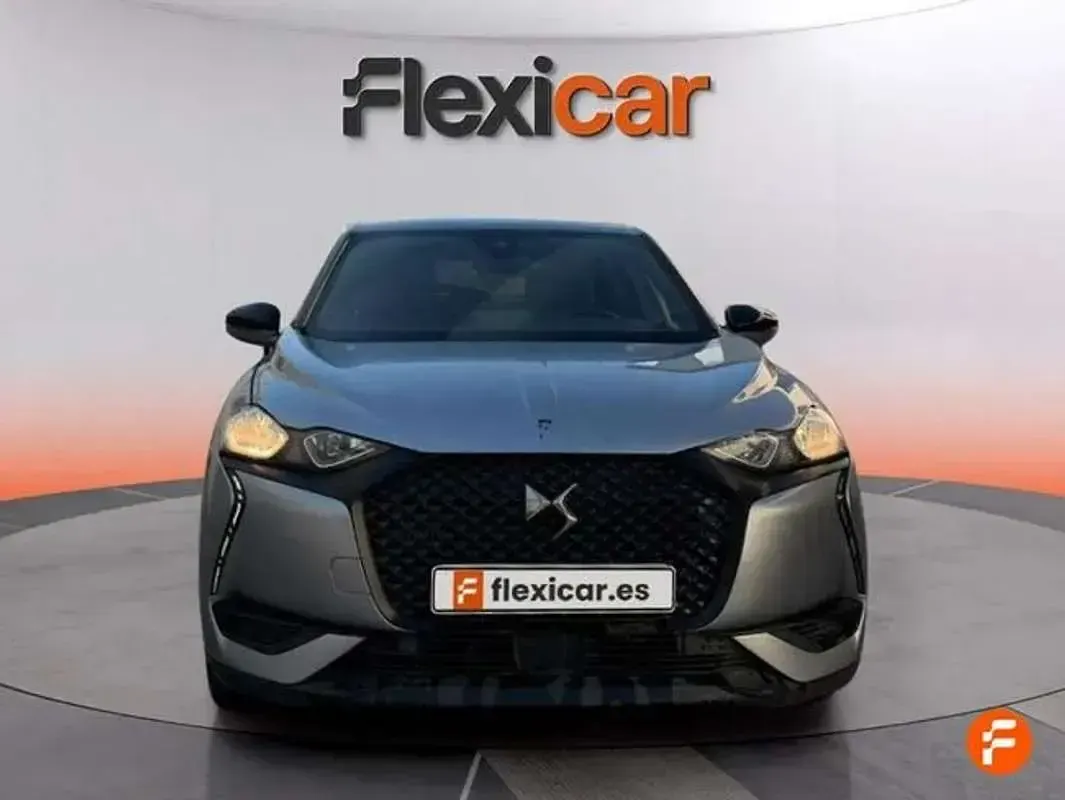 Usado DS Automobiles DS3 Crossback Performance Line Plus 131 CV (96 kW) 2022 Gris SUV