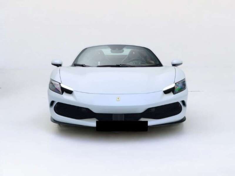 Blanco Nuevo 2024 Ferrari 296 Coupe | 350.000 € - Imagen 1/4