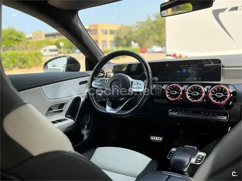 Usado Mercedes CLA200 156 CV (114 kW) 2019 Negro Coupe