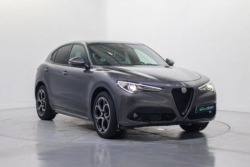 Usado Alfa Romeo Stelvio Veloce 210 CV (154 kW) 2021 Negro SUV