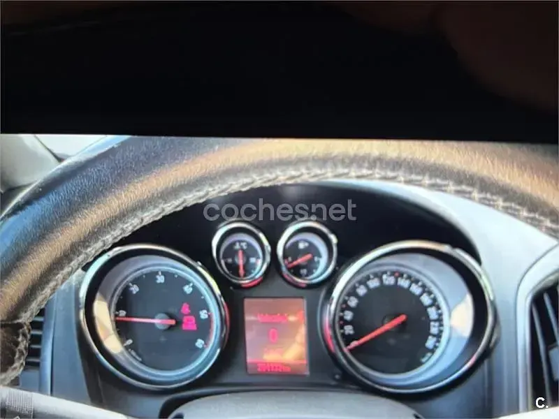 Usado Opel Astra Sport 125 CV (91 kW) 2012 Gris / plata Familiar